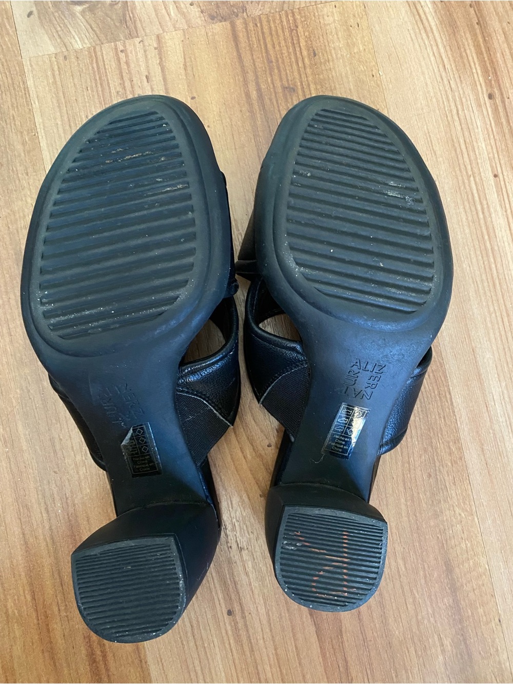 Naturalizer Black Crisscross Mule Womens Sandals size 6.5 Block Heels 3 inches - Picture 7 of 9